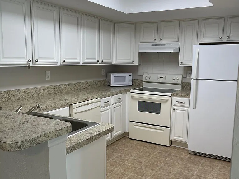 13 Fountain Of Youth Blvd #C — Photo 6