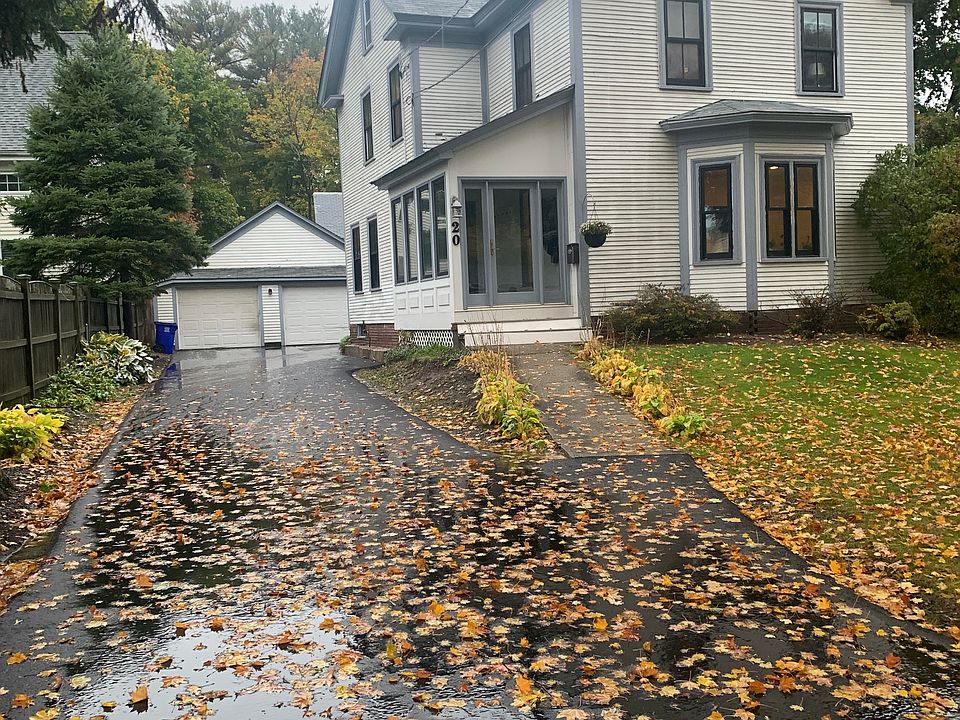 20 Hall Place shared front entrance