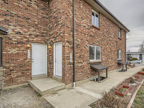 Spacious townhouse living.