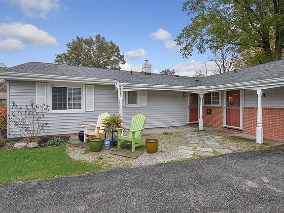 2nd image of 30111 Meadowlane Dr