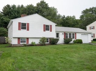 14 Tanglewood Dr, Riverside, RI 02915