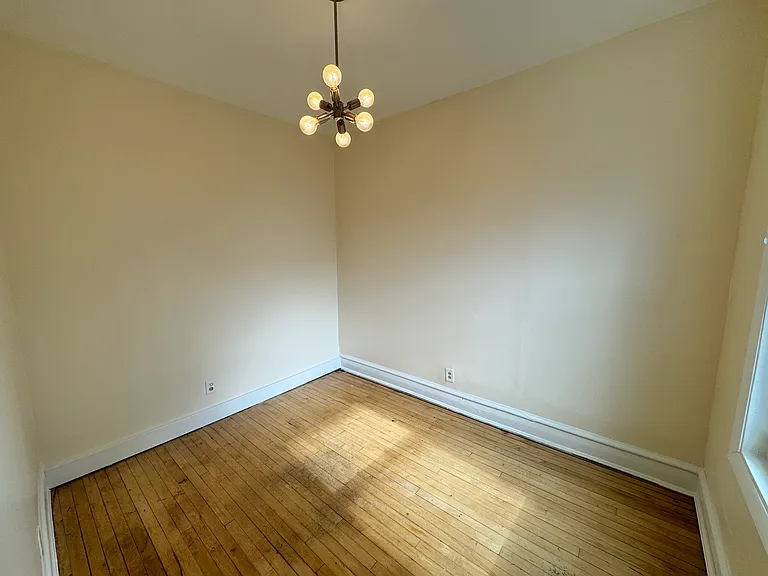2402 N Surrey Ct #3 — Photo 9