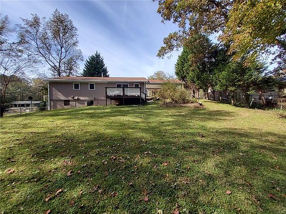 4th image of 8986 Meadow Dr