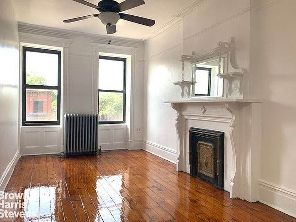 1st image of 123A Halsey St #3