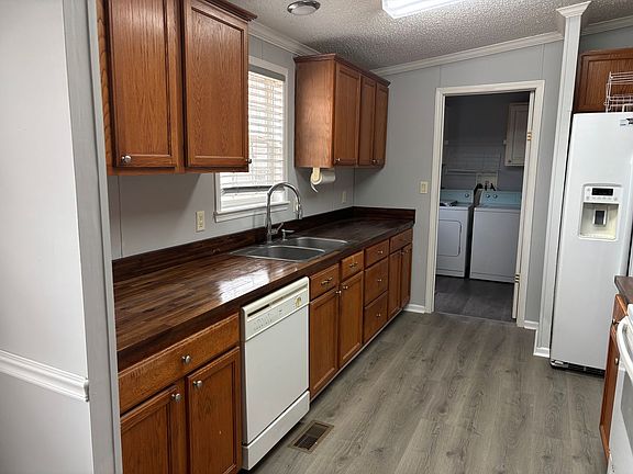 4th image of 129 Bayshore Dr