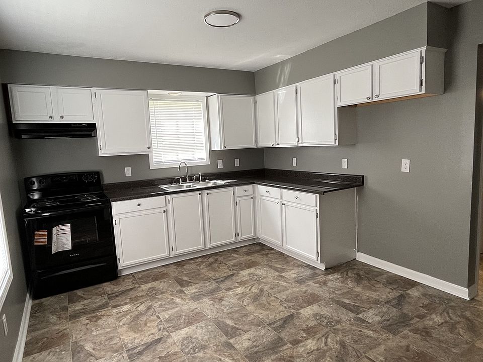 1st image of 155 W Thomas St