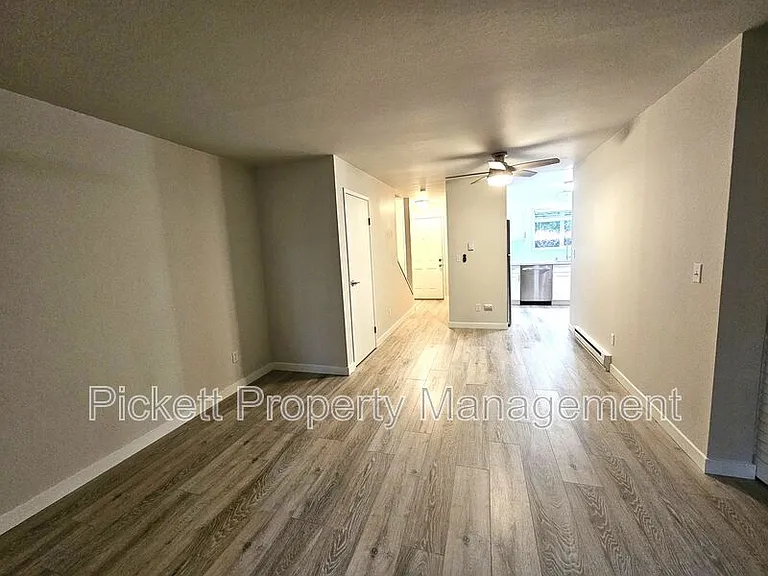 354 NW Edvard St #G — Photo 7