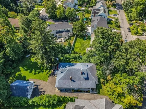 36 Colonial Avenue, Larchmont, NY 10538