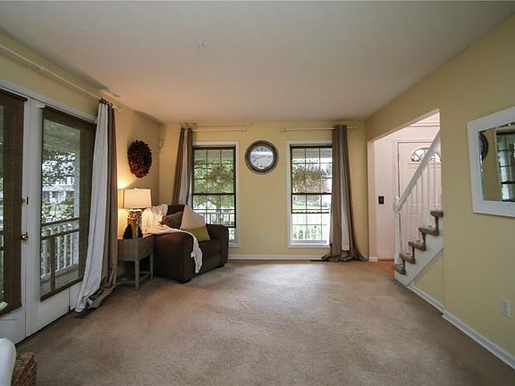 5th image of 56 Woodworth St