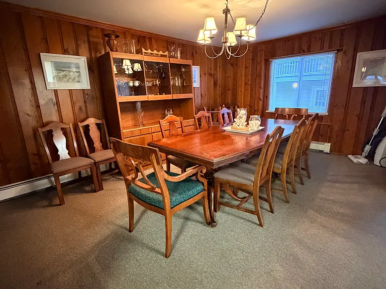 Dining room seating for 14-16 people