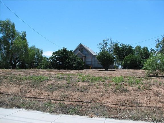 4th image of 22315 Cottonwood Ave