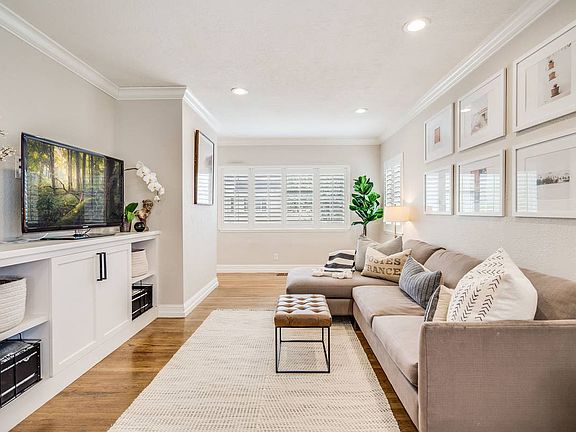 3rd image of 484 Acacia Ave