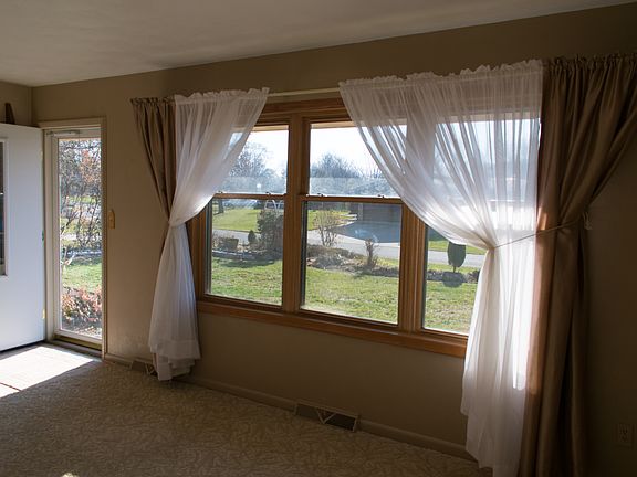 4th image of 23635 Allen Dr