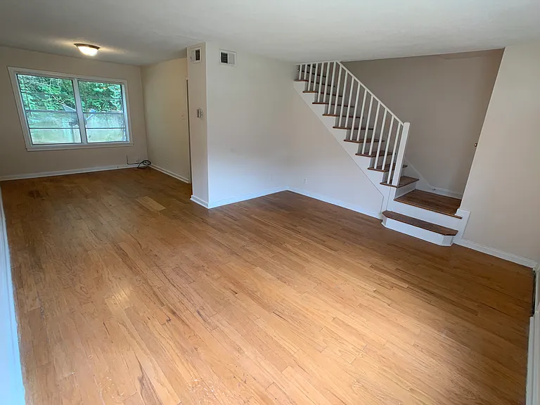 1662 Valley Ave — Photo 7