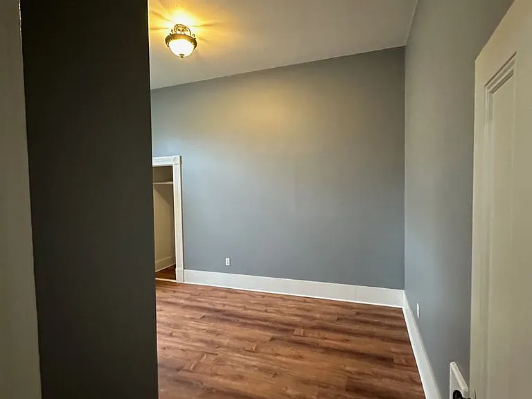 591 Commercial St — Photo 3