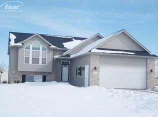 3159 Blue Grass Ln, Swartz Creek, MI 48473