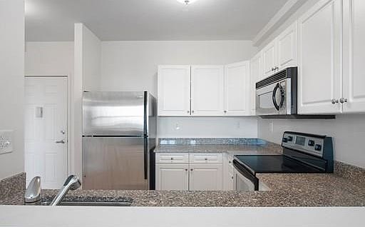 3rd image of 1 Cityview Ln Unit 701