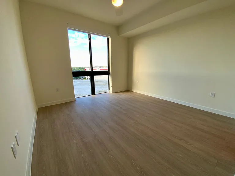 2565 NE 190th St #3 — Photo 15