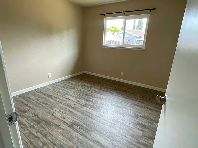 1817 S Sierra Vista Ave — Photo 5
