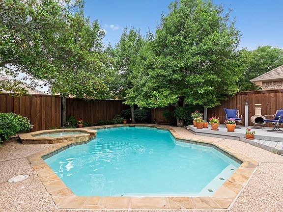 2nd image of 3608 Banks Cir