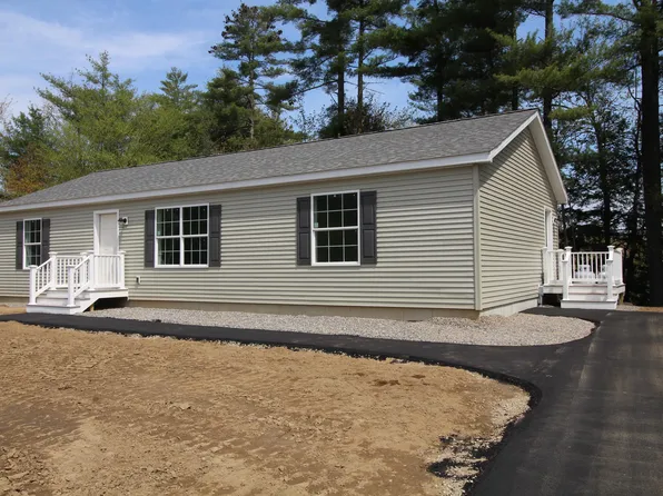 15 Ledgeview Drive, Turner, ME 04282