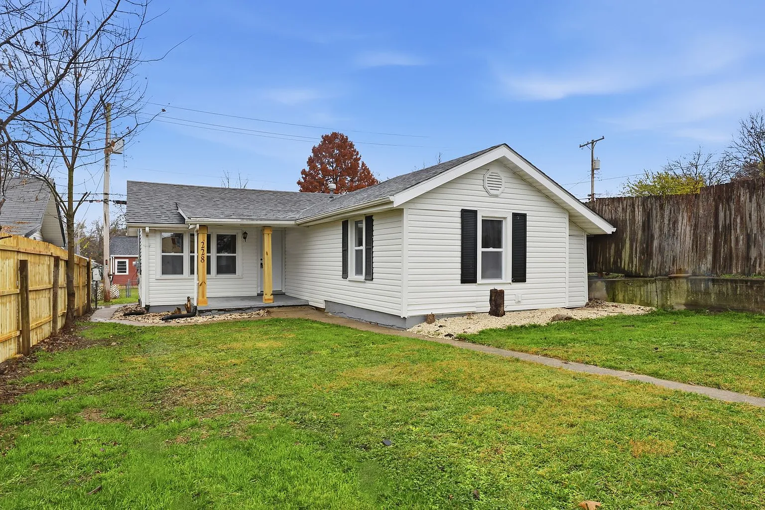 228 E Siebenthaler Ave photo 1