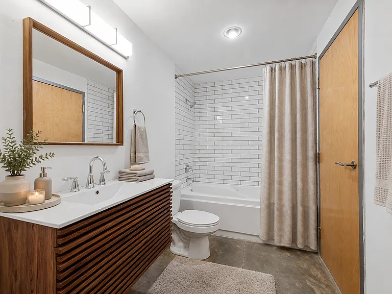GW Apartments — Photo 24