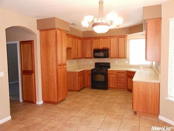 4th image of 1737 Sevilla Dr