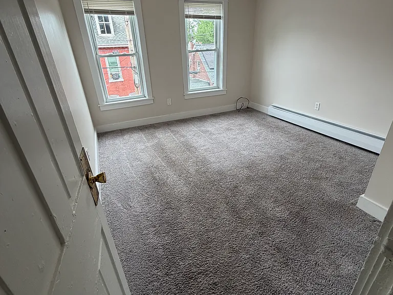 654 Poplar St — Photo 11