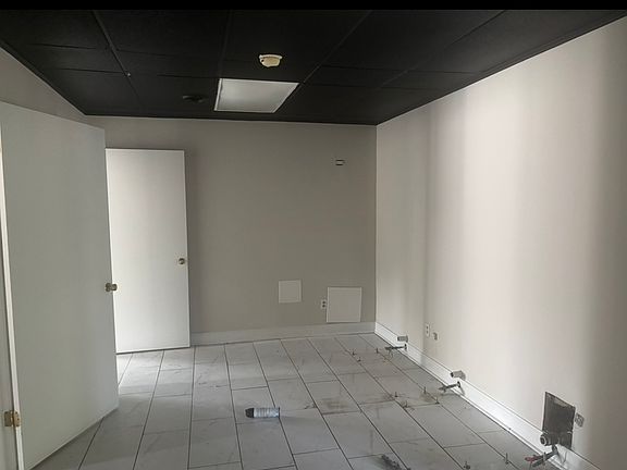 4th image of 8524 Hospital Dr