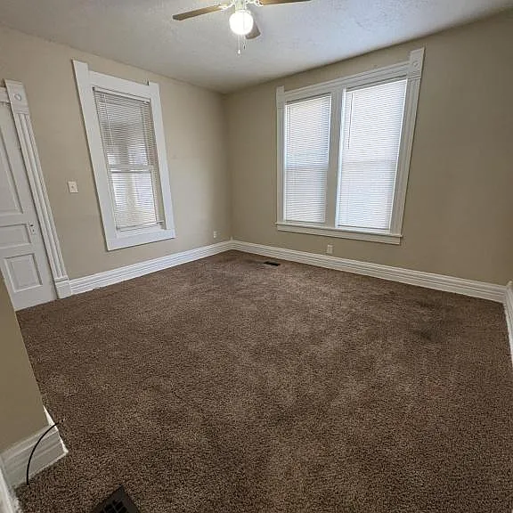 107 E 2nd St #107 — Photo 9