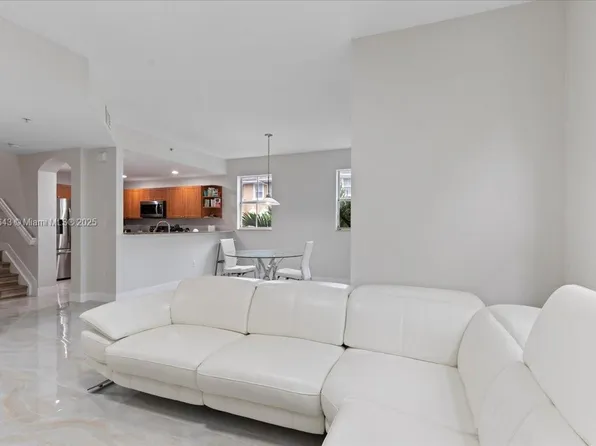 8933 NW 107th Ct Unit 202, Doral, FL 33178