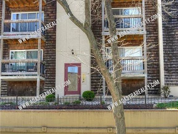 4th image of 4526 Holly St APT 19