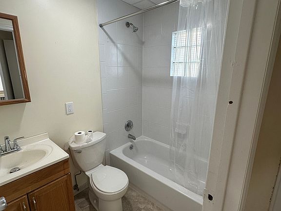 5th image of 165 Larkfield Rd #5