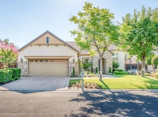 4684 N Emerald Peak Dr, Clovis, CA 93619