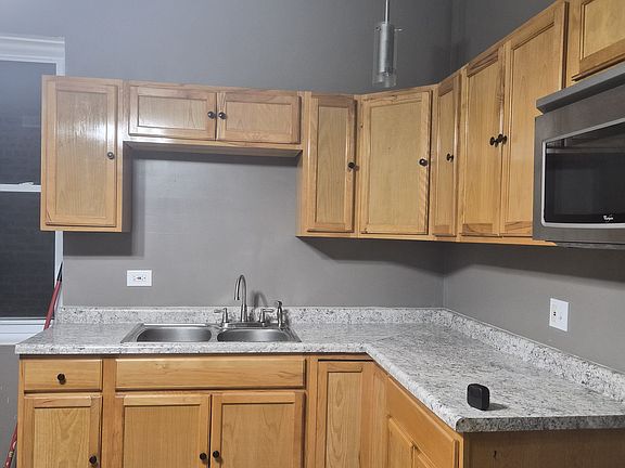 4th image of 6521 S Hermitage Ave #2
