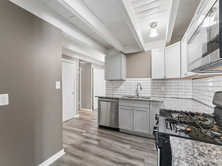 4842 Locust Ave — Photo 12