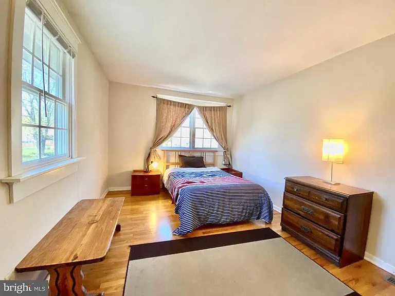 514 Ivydale Rd — Photo 49