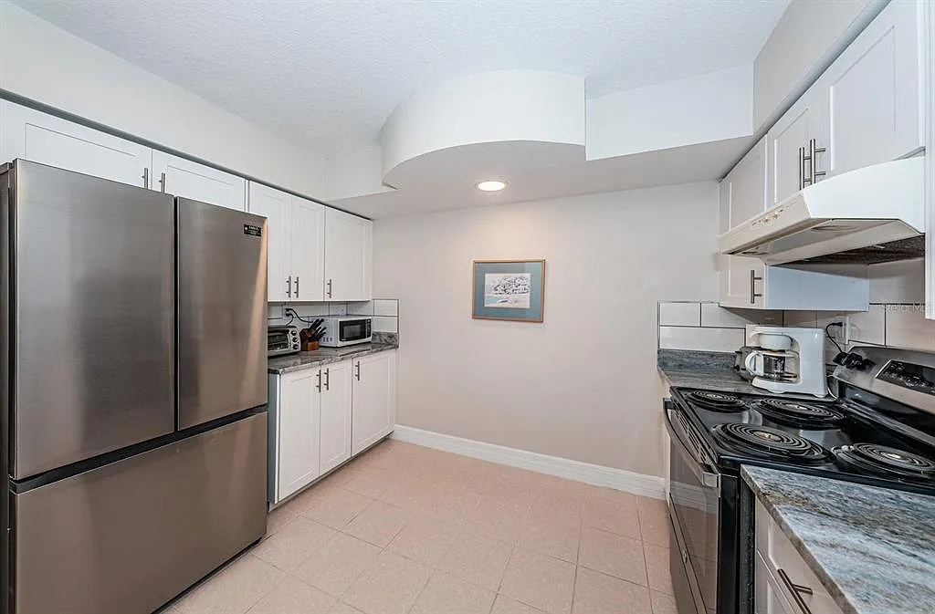 2 bed, 2.0 bath, 1150 sqft, $7,530 — Photo 3