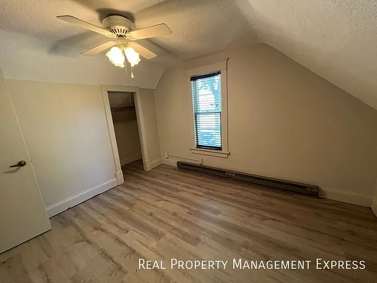 925 N Blauvelt Ave — Photo 13