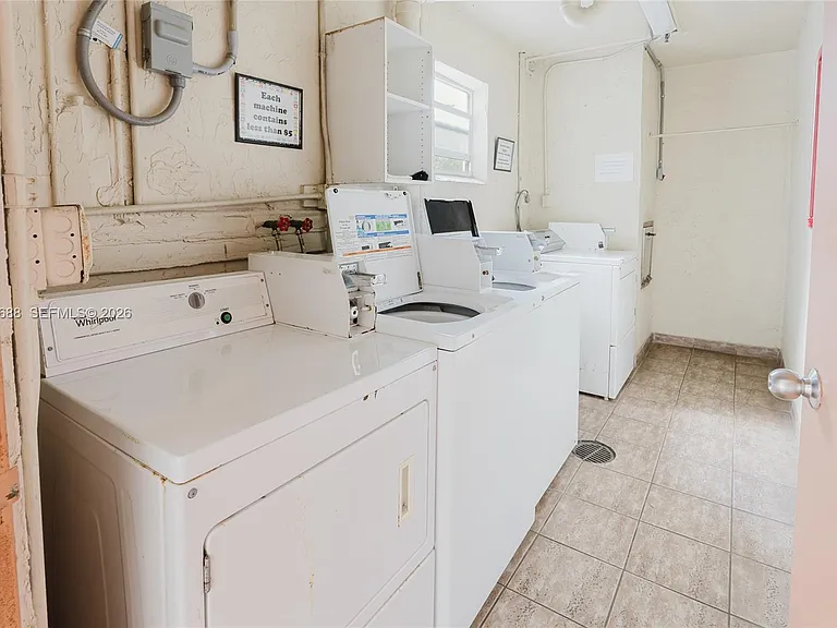 424 SE 10th St #204 — Photo 54