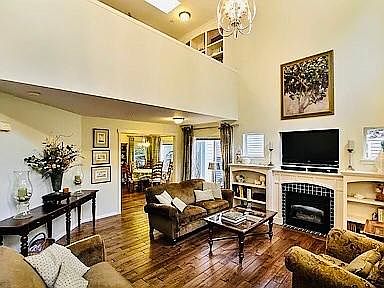 3rd image of 2072 McDonald Ave