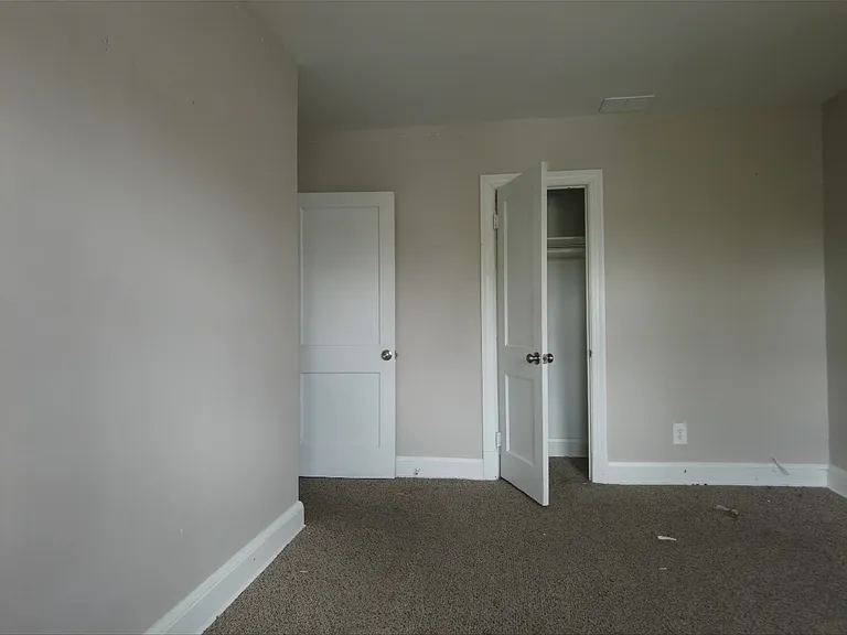 18 S Abington Ave — Photo 5