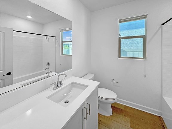 4th image of 1481 Carol Lee Ln