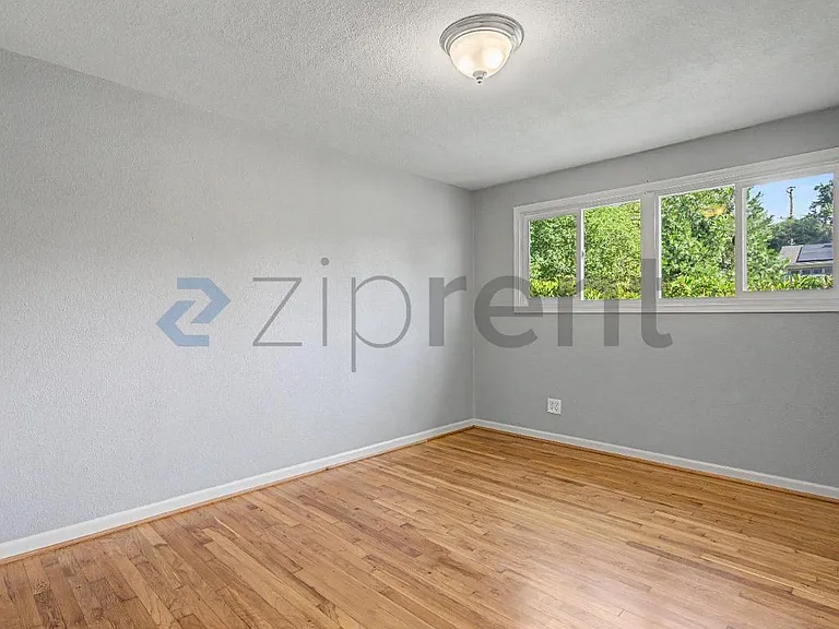 12720 SW Edgewood St — Photo 20