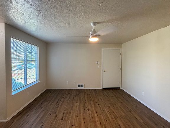 5th image of 1009 Serendipity St SE