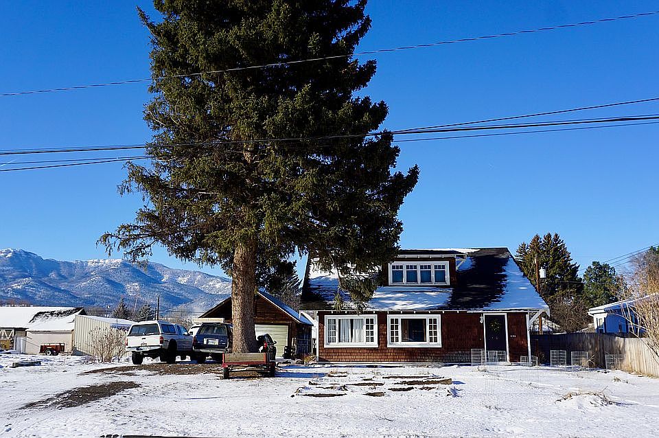 1st image of 608 SW 2nd St