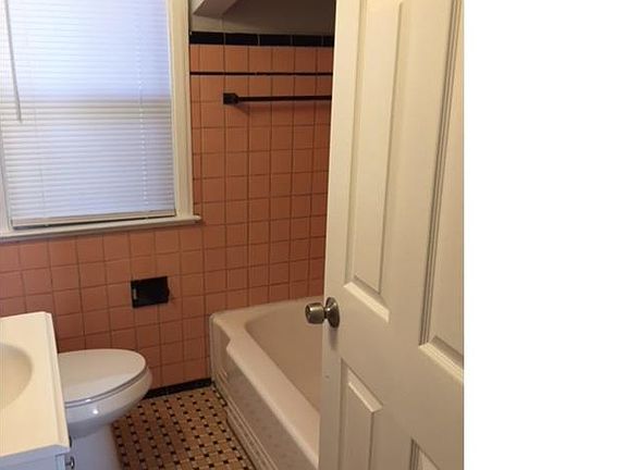 4th image of 10427 Morang Dr