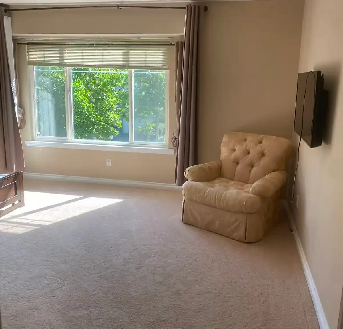 4 bed, 3.5 bath, 2850 sqft, $4,400 — Photo 3