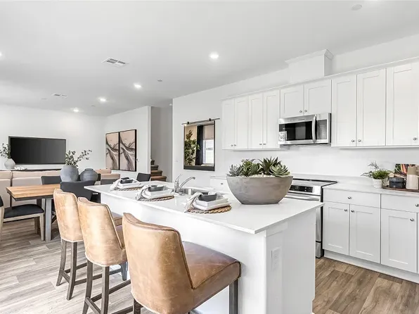 4472 Sussex Ave, Clovis, CA 93619